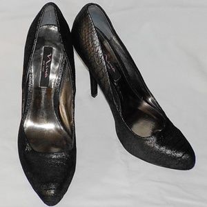 HAD TOO LONG GOTTA GO Nina heels sz 10 M black metallic EUC !